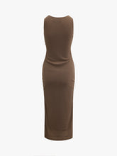 Ärmelloses Midikleid aus Netzstoff mit seitlichem Schlitz